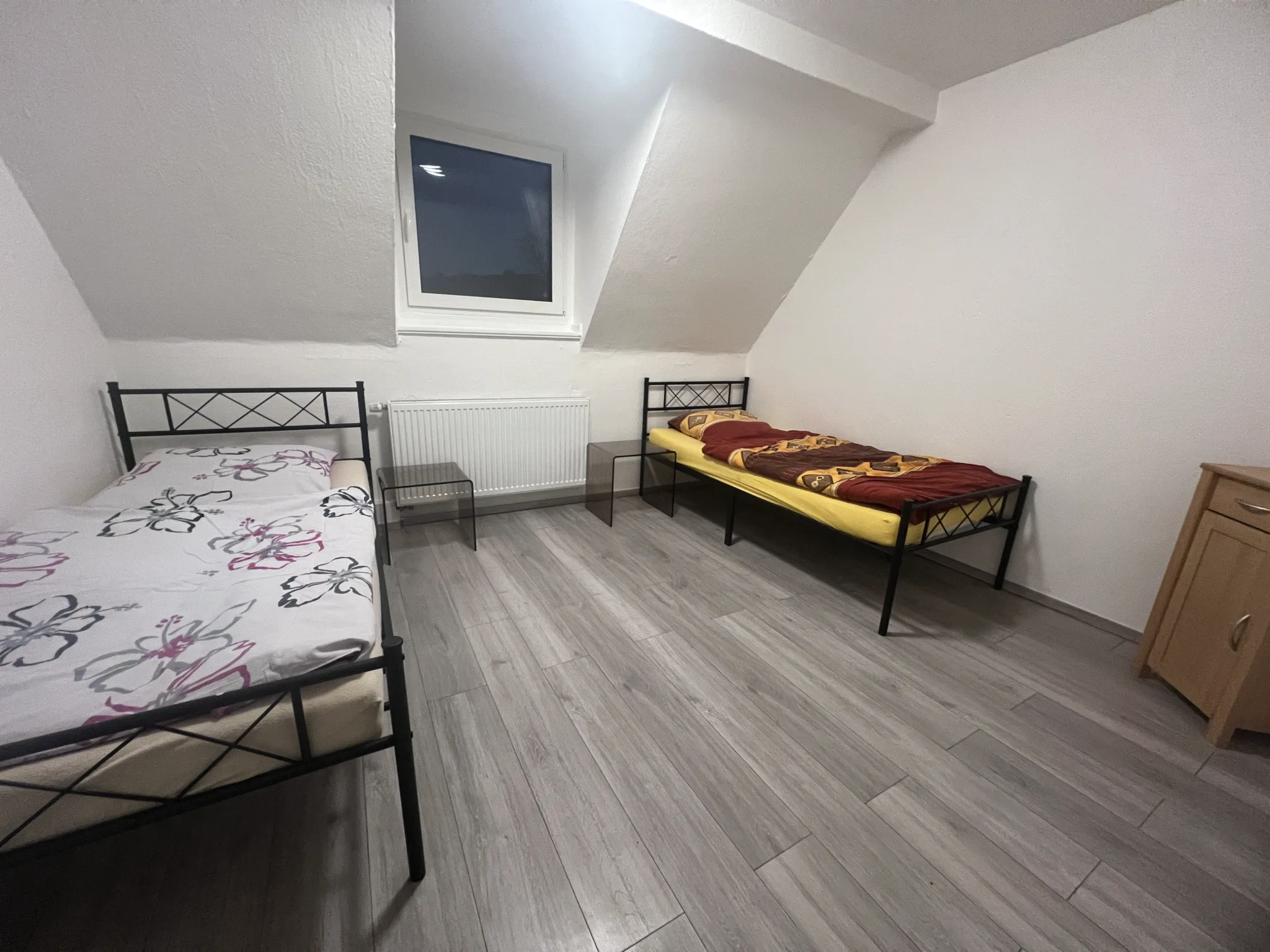 Zentrale Monteurwohnung Leverkusen – Parkplatz direkt am Haus – Bild 4