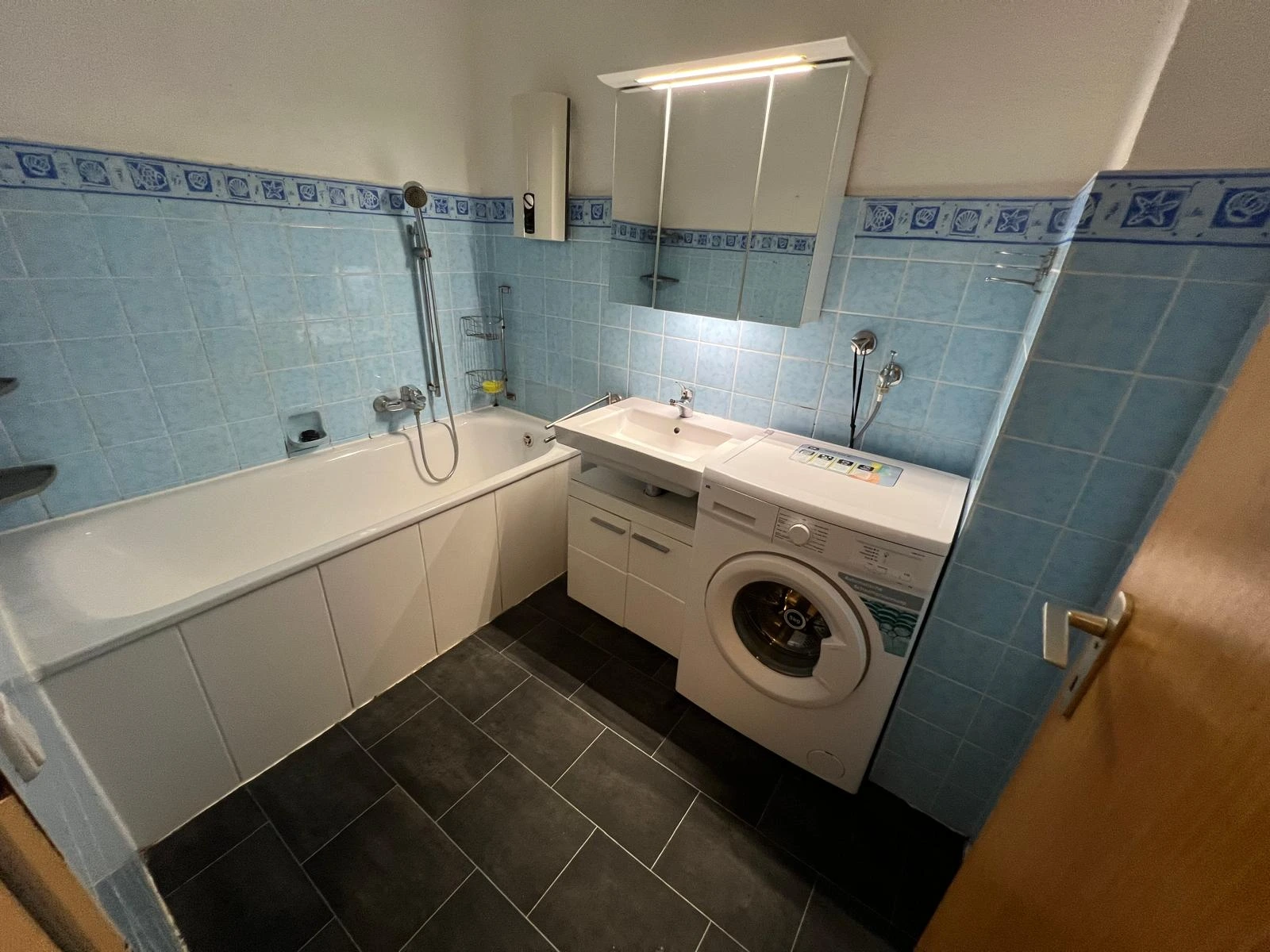 Monteur-Apartment Leverkusen – Vollausgestattete Küche & Einzelbetten – Bild 3