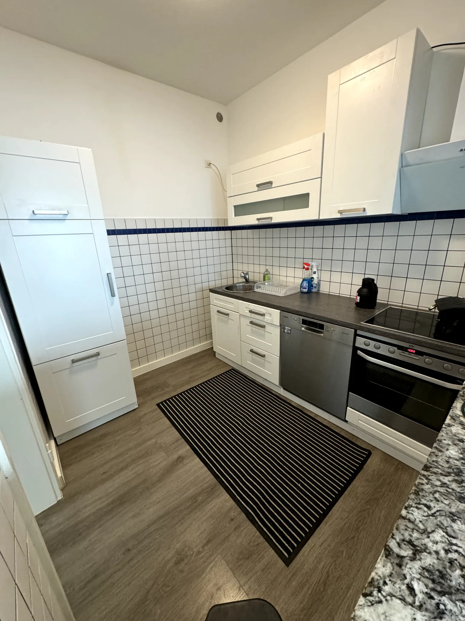 Monteur-Apartment Leverkusen – Vollausgestattete Küche & Einzelbetten – Bild 2